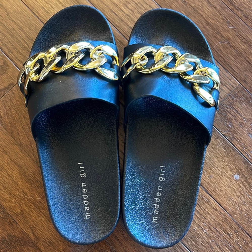 Madden Girl Black Sandals with Gold Chain Size 8